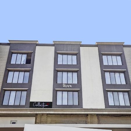 Hotel Collection O Laxmi Kuber Utrān Exterior foto